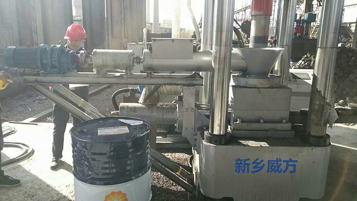 螺旋給料鐵屑?jí)猴灆C(jī) 安裝調(diào)試現(xiàn)場1